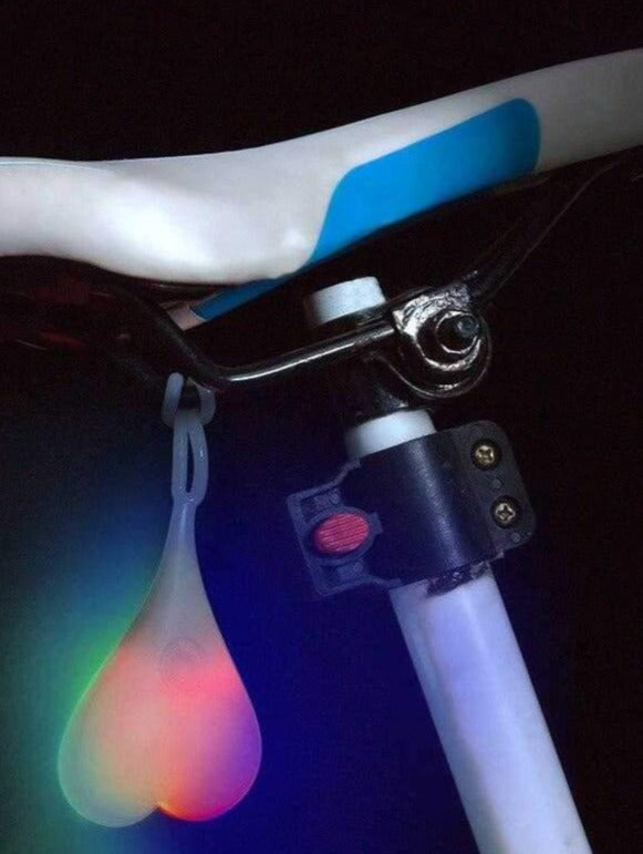 Paire de couilles fluorescentes pour vélo - bleublancbeauf.com
